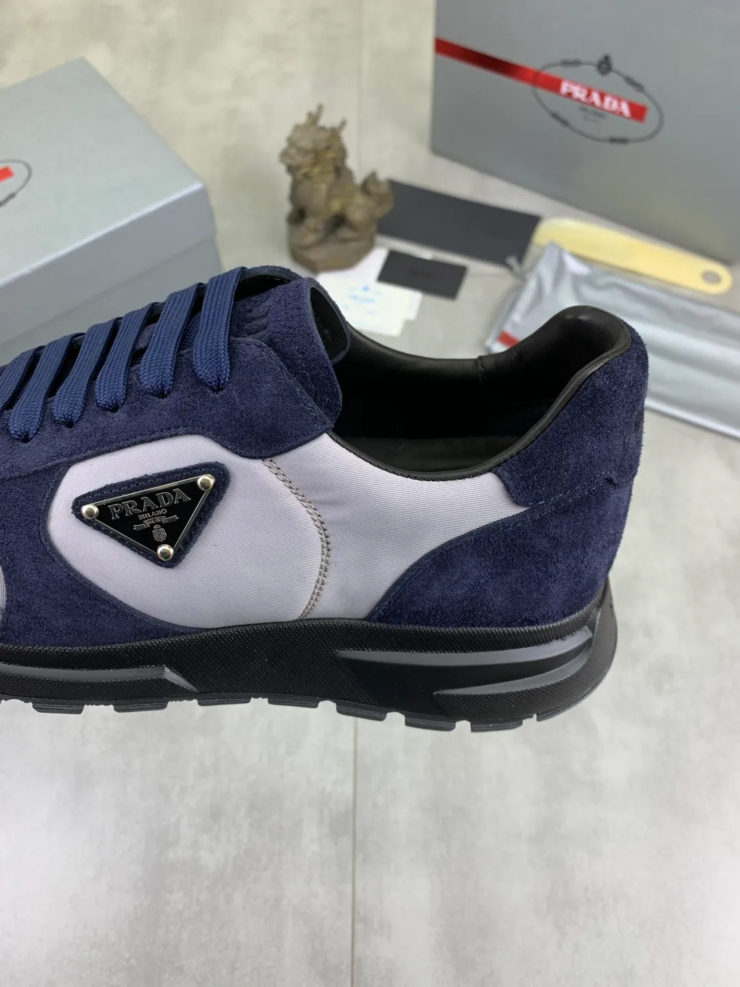 Men's men's shoes💰P580💰【New model】Top quality, new popular models on the official website, which will never go out of style for a century,🆘 The trendy brand (Prada) mainly promotes popular models, avant-garde and versatile fashionable men's shoes, private version molding, cowhide surface splicing 1:1 oil edge processing... fashionable and simple, original imported cowhide interior cowhide feet; the atmosphere and personality are more fashionable, eye-catching and pursuing class. It will subvert old ideas and be a must-have for fashionistas who want to spend time with you! Must keep it! High-end comfort, high-end quality workmanship. Size: 38-44 Various colors available. full package